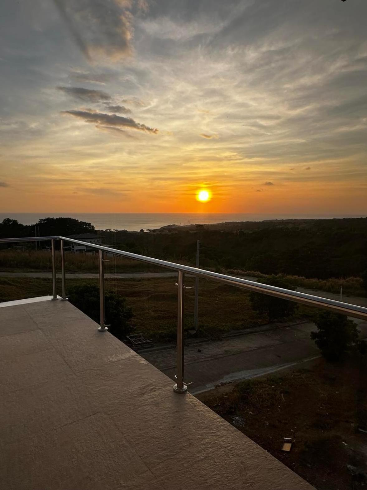 Casa Amores: Camaya Coast Mariveles Εξωτερικό φωτογραφία